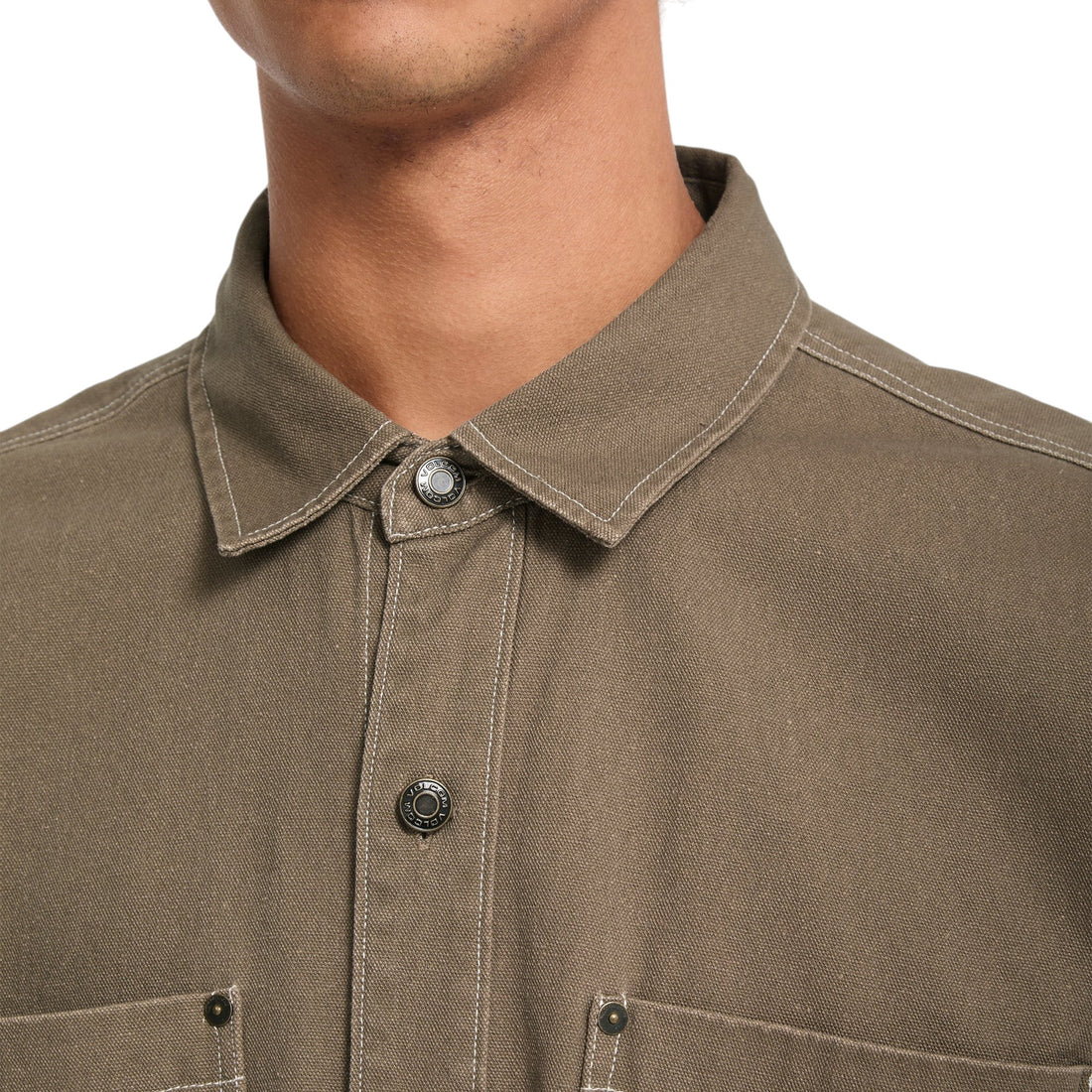 Chemise manches longues Born2ride Volcom Levelstone en coton couleur terre avec poches poitrine et boutons métalliques