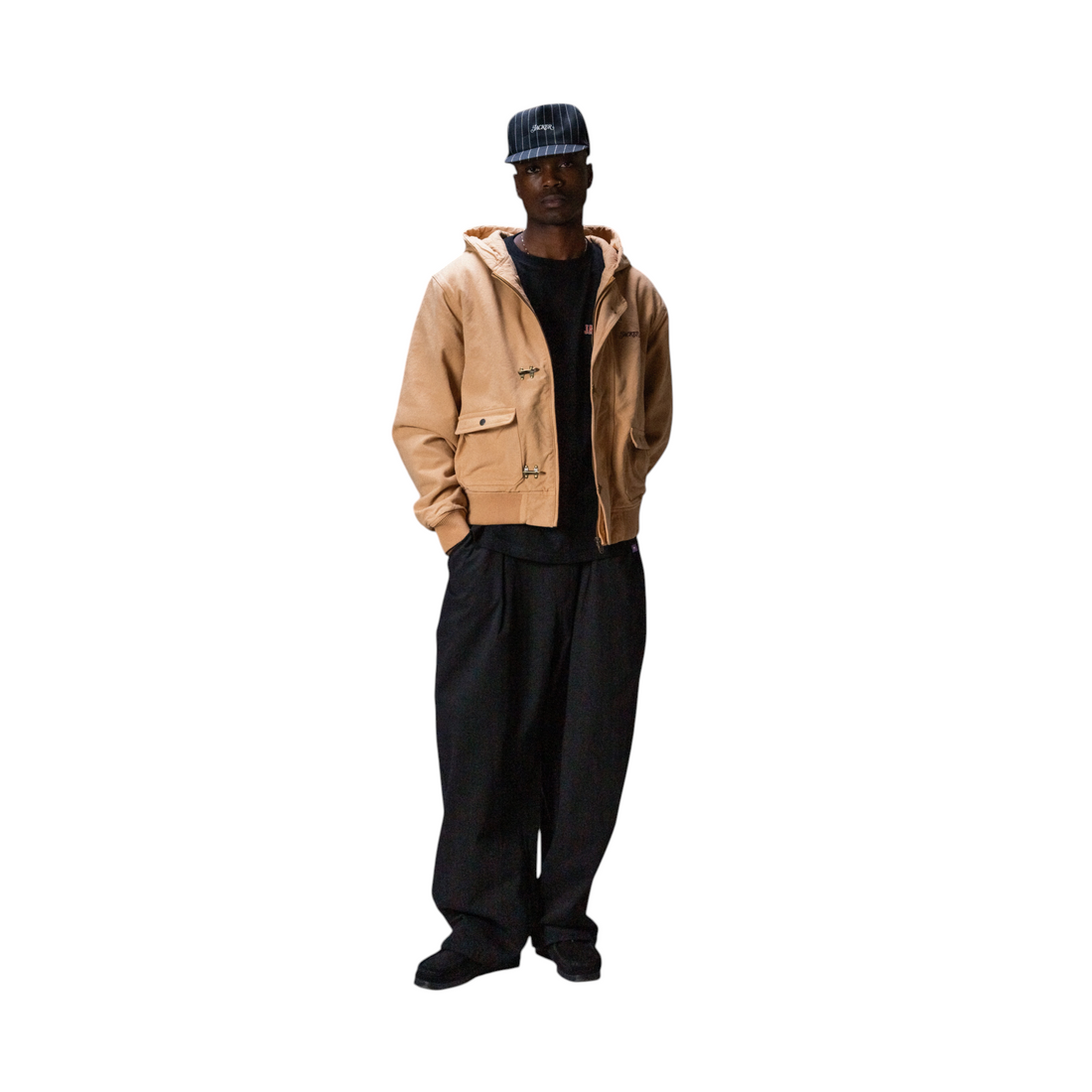 Homme portant la veste à capuche marron Jacker Turnout en coton de Born2ride dans un style streetwear décontracté