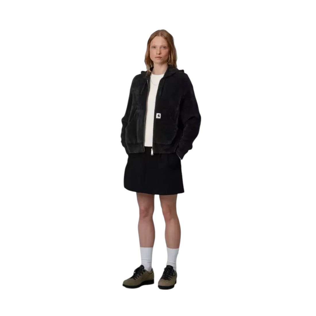 Veste zippée à capuche Born2ride Carhartt WIP W' Maine noire en maille technique portée par une femme