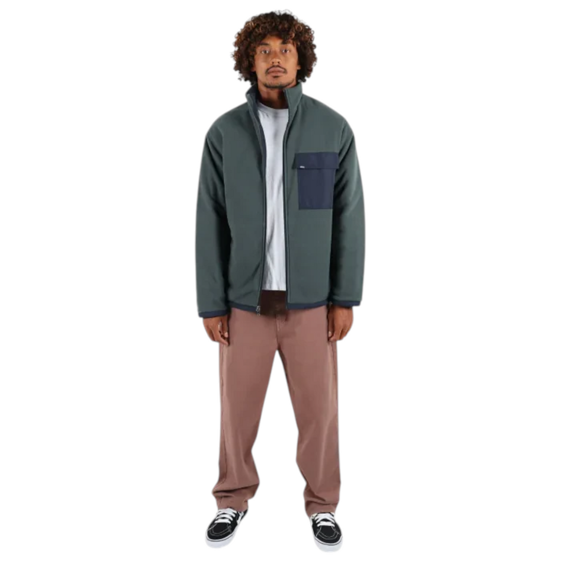 Homme portant la doudoune réversible Born2ride Oxbow Switch-wrm bleu marine en polaire avec poche contrastée