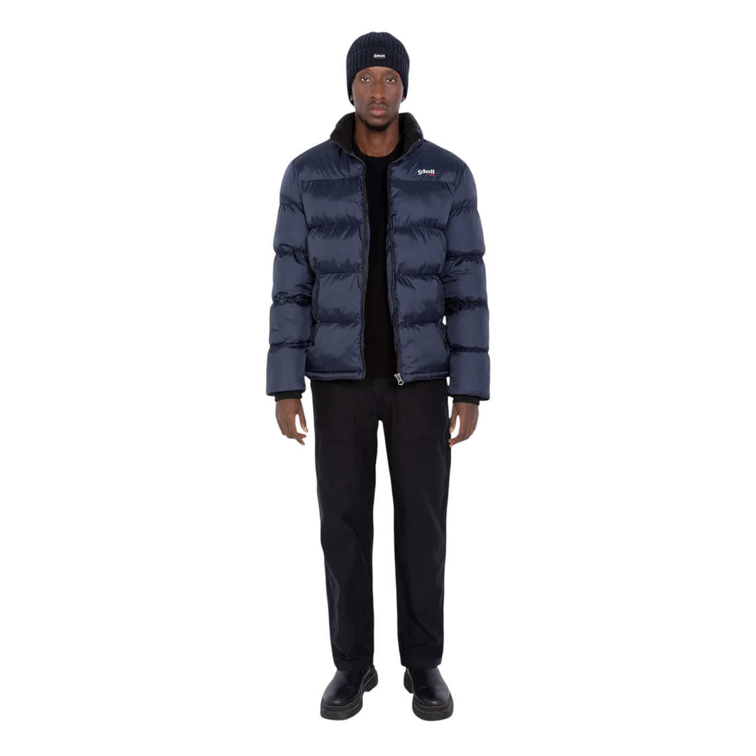 Homme portant la doudoune bleu marine Schott Idaho en nylon ripstop, disponible chez Born2ride