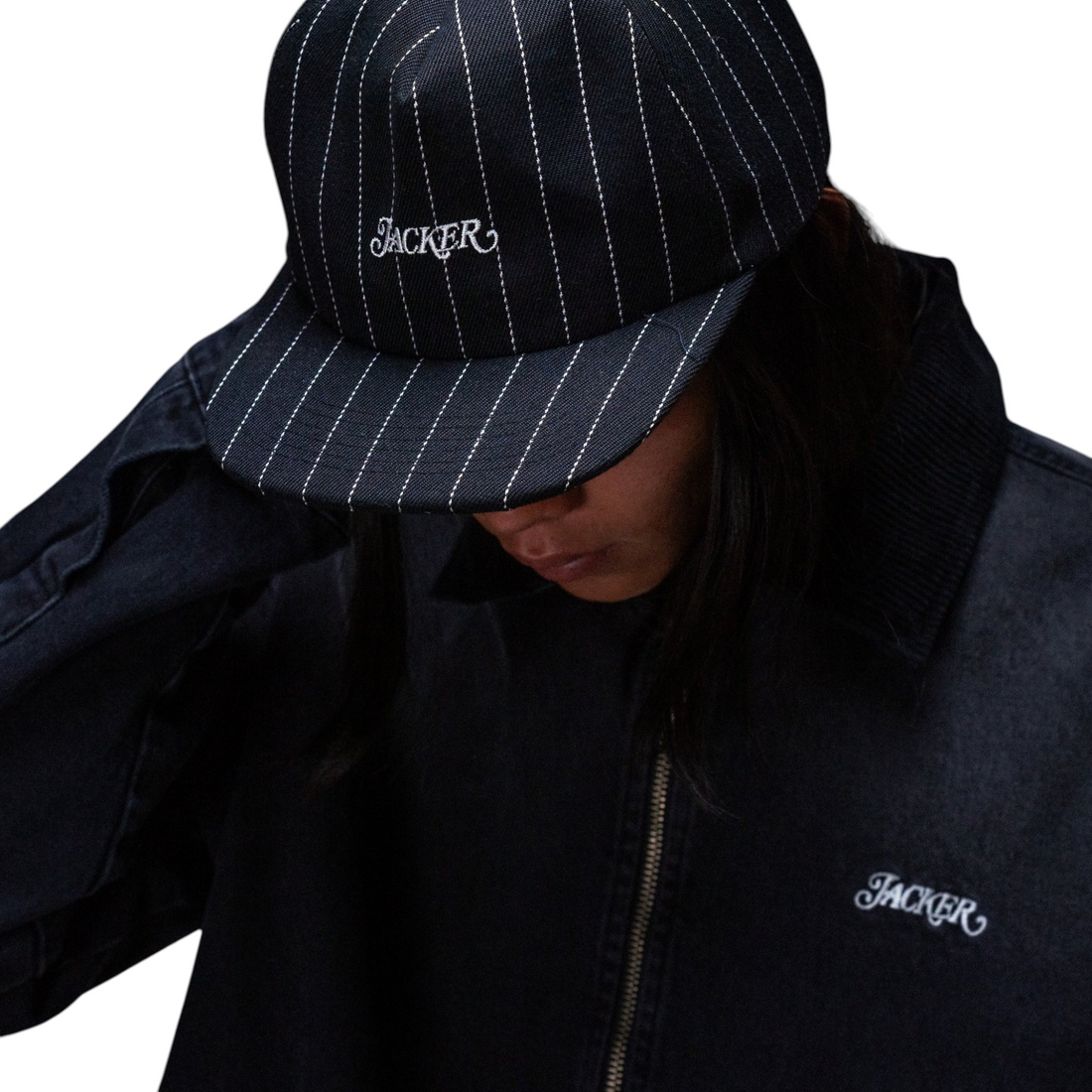 Casquette Born2ride Jacker Stripe noire en twill de coton avec rayures blanches et logo brodé