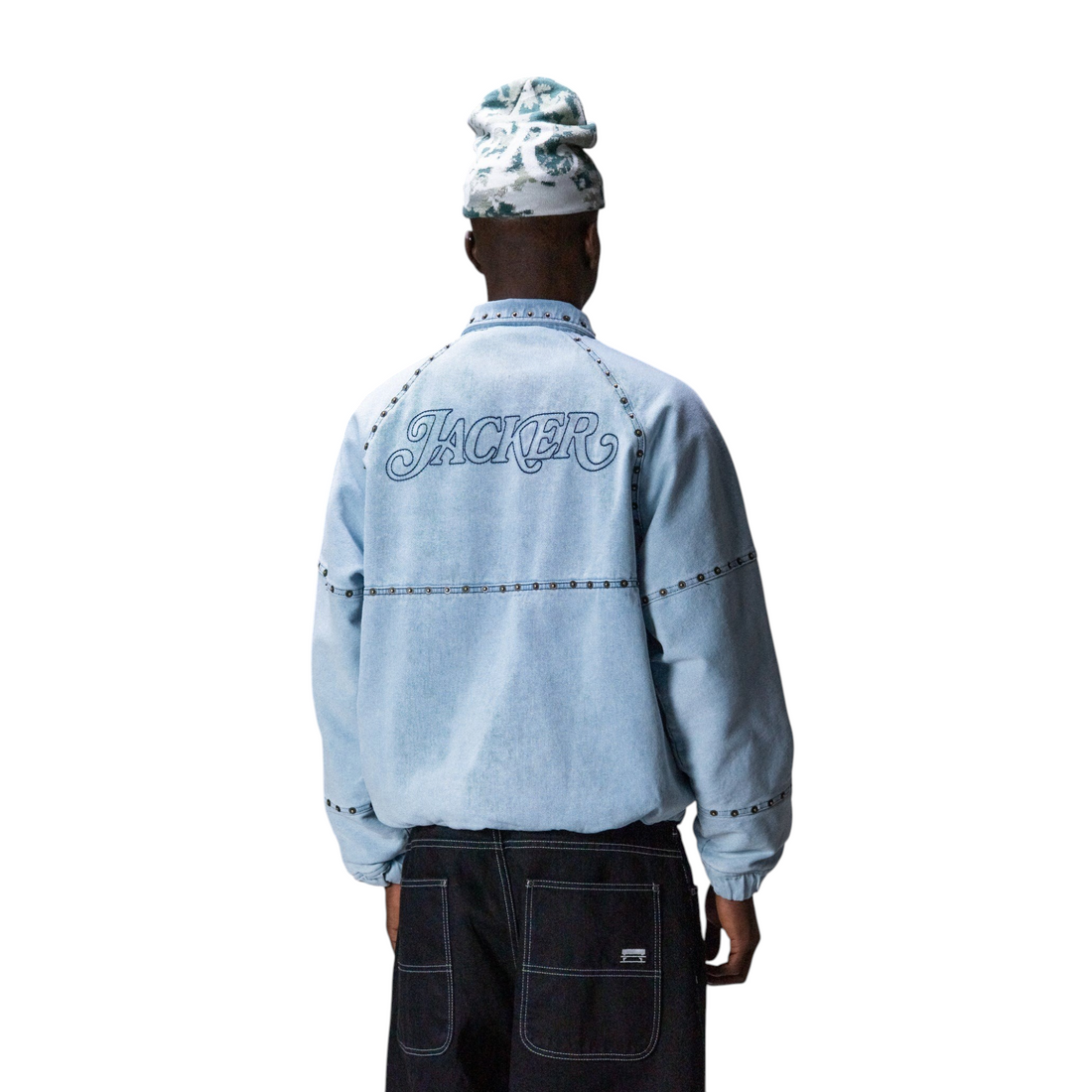 Veste en jean bleu clair Jacker avec détails rivetées et logo brodé au dos, portée par un homme chez Born2ride