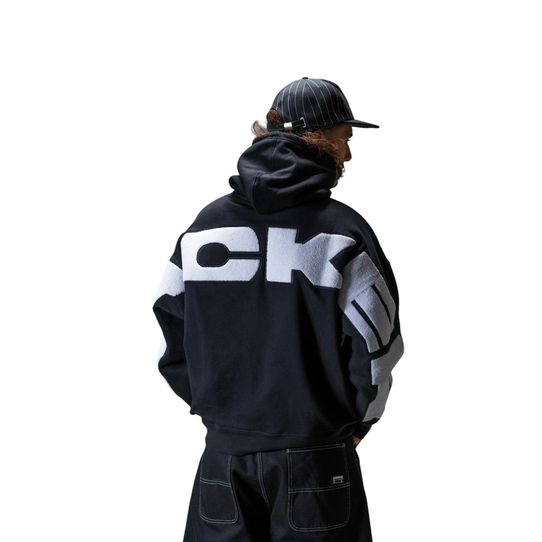 Sweat à capuche Born2ride Jacker Yetorius noir en coton épais avec grand logo blanc au dos porté par un homme