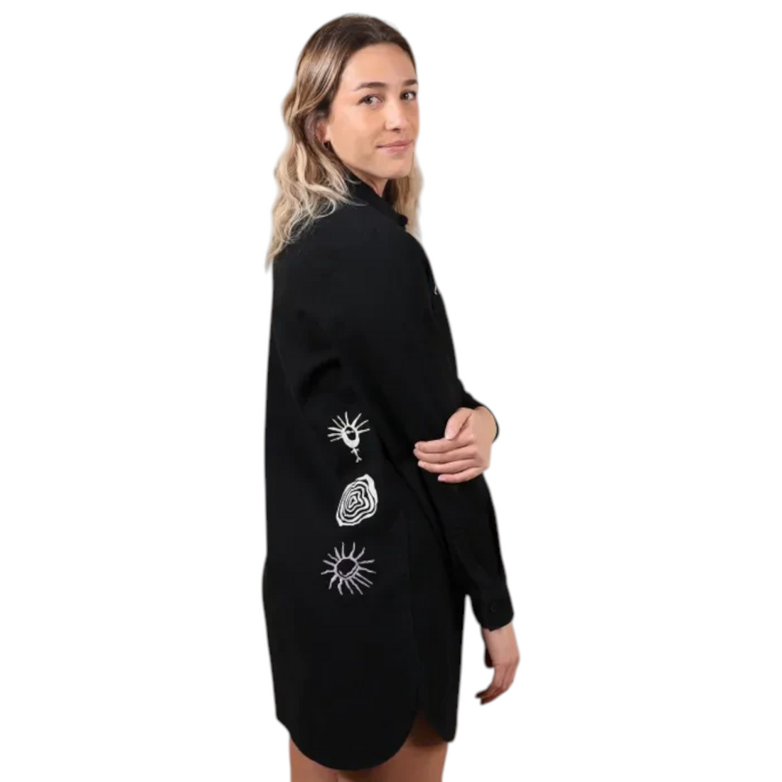 Robe chemise noire Born2ride Oxbow Brodyflo-drs en coton twill épais avec motifs graphiques blancs sur la manche