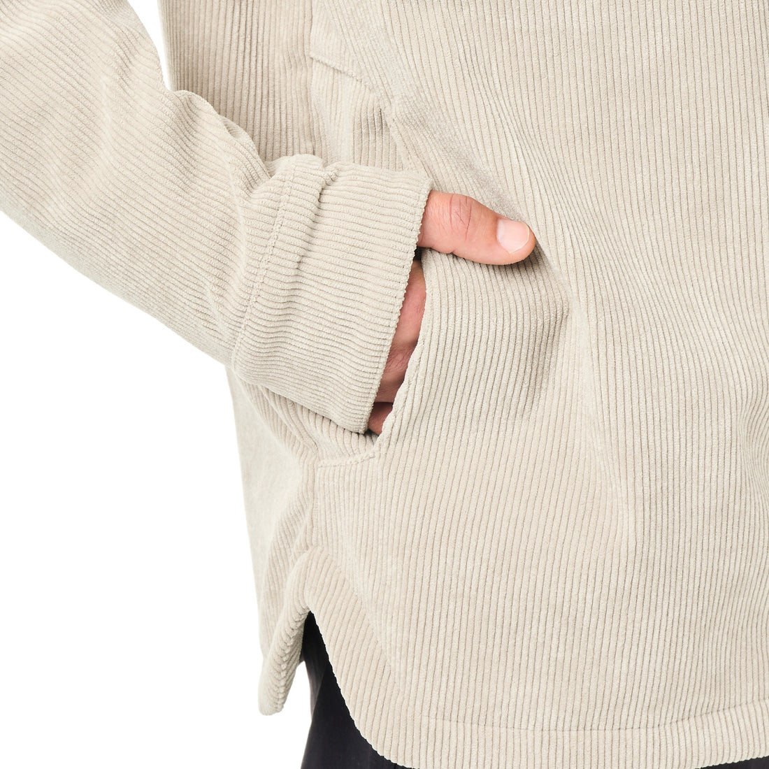 Gros plan sur la poche latérale de la veste Born2ride Picture Organic Bmdji en velours côtelé beige Pure Cashmere