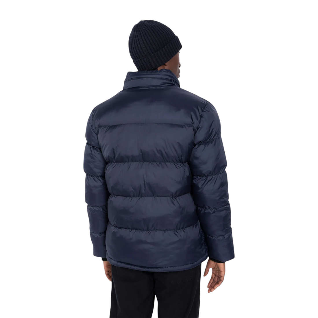 Doudoune Born2ride Schott Idaho bleu marine en nylon ripstop vue de dos portée par un homme avec un bonnet