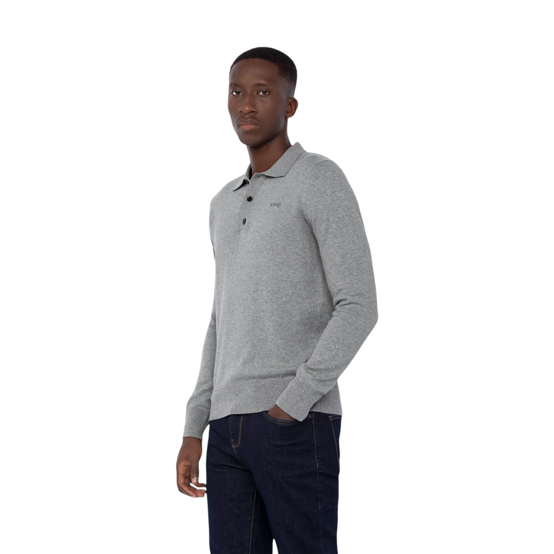 Homme portant un pull Born2ride Schott Plbeal7 gris chiné en maille fine avec col polo et boutons