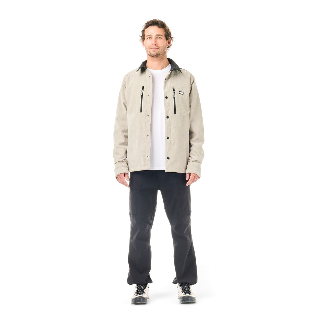 Homme portant la veste Born2ride Picture Organic Bmdji Cord Tech beige en velours côtelé avec doublure sherpa
