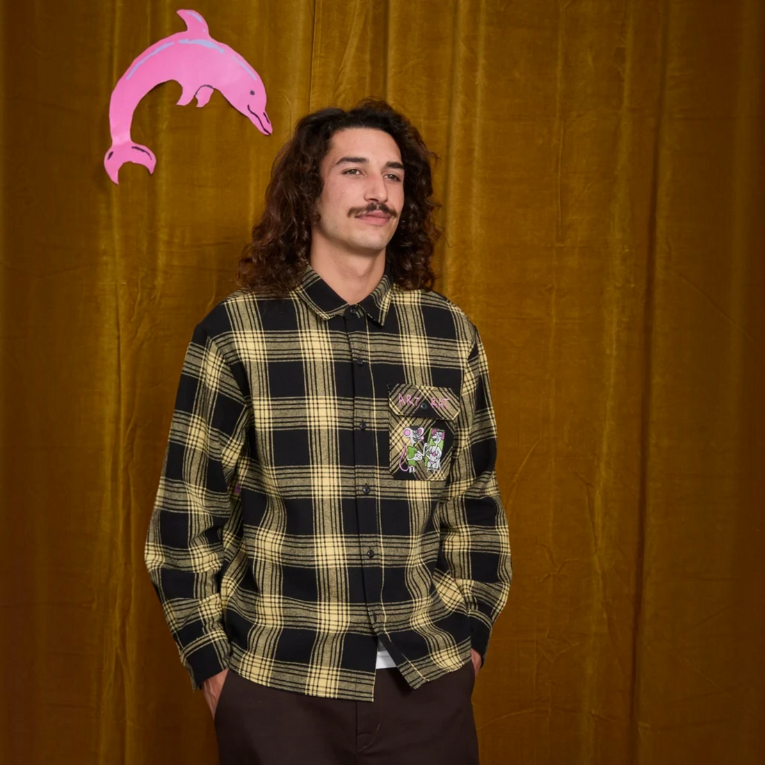 Chemise Born2ride Volcom Fa Ozzy Plaid LS moutarde à carreaux en coton avec poche poitrine et détails graphiques