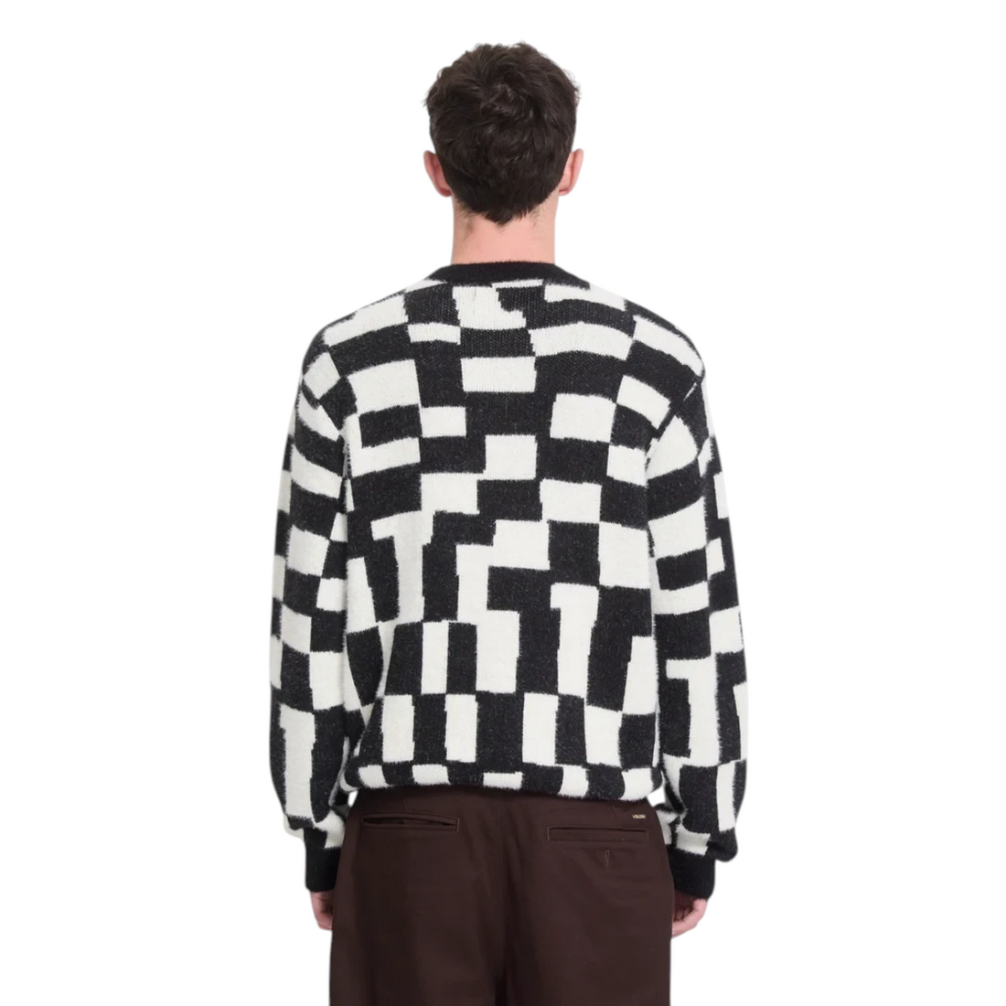 Vue arrière du pull homme Born2ride Volcom Fa Carrau Swtr Check à motif carreaux noir et blanc en tricot doux