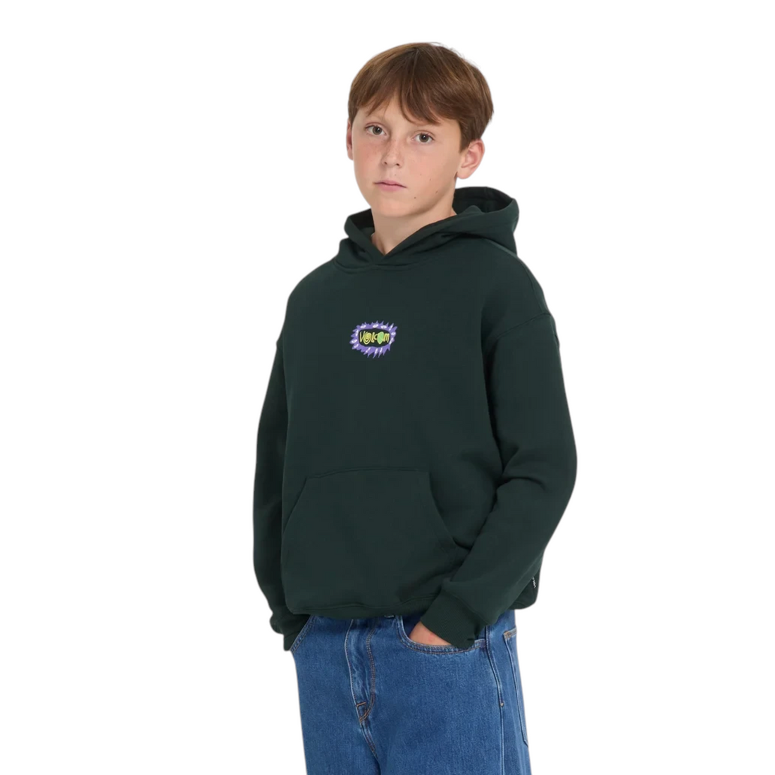 Jeune garçon portant un sweat à capuche Born2ride Volcom Fa Ozzy Po vert foncé avec logo graphique sur la poitrine
