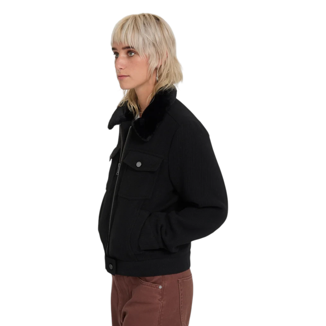 Veste noire Born2ride Volcom Gilscot pour femme avec col en fausse fourrure et fermeture zippée, vue de profil.