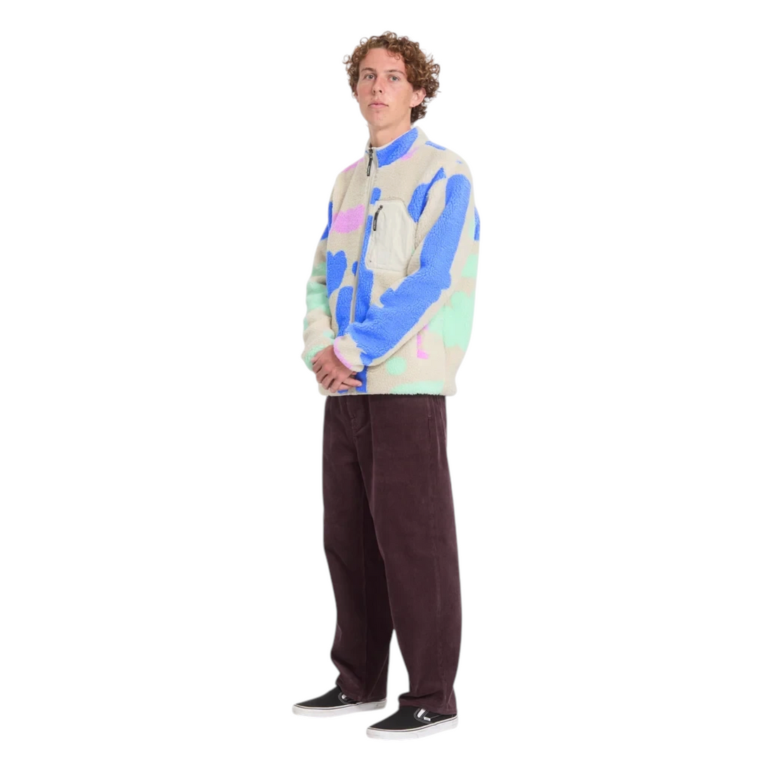 Homme portant la veste zippée en matière peluche Born2ride Volcom Fa Carrau Fuzzar Zip à motifs colorés